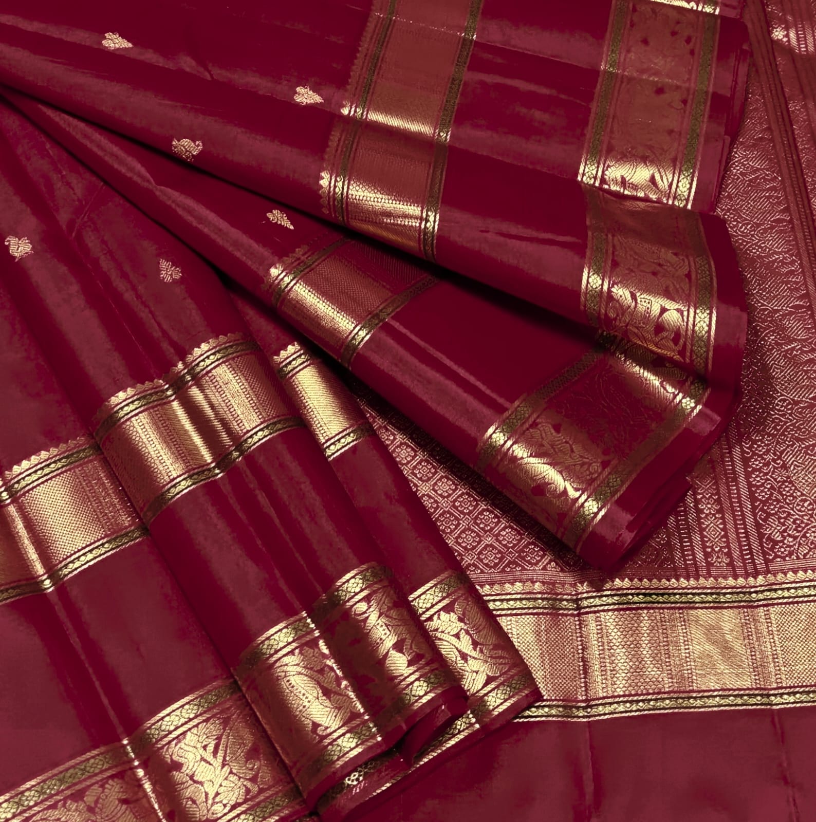 Deep Bridal Red Handwoven Kanchipuram Pure Silk Bridal Saree